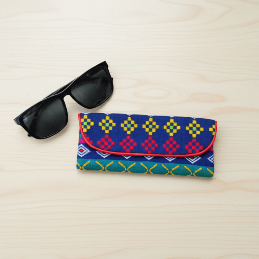 Mang Tha : Glasses Case