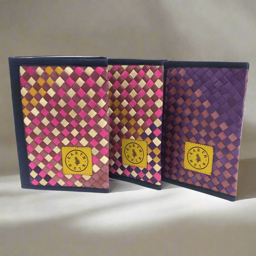 Mengkuang Passport Cover (Multi Colour)