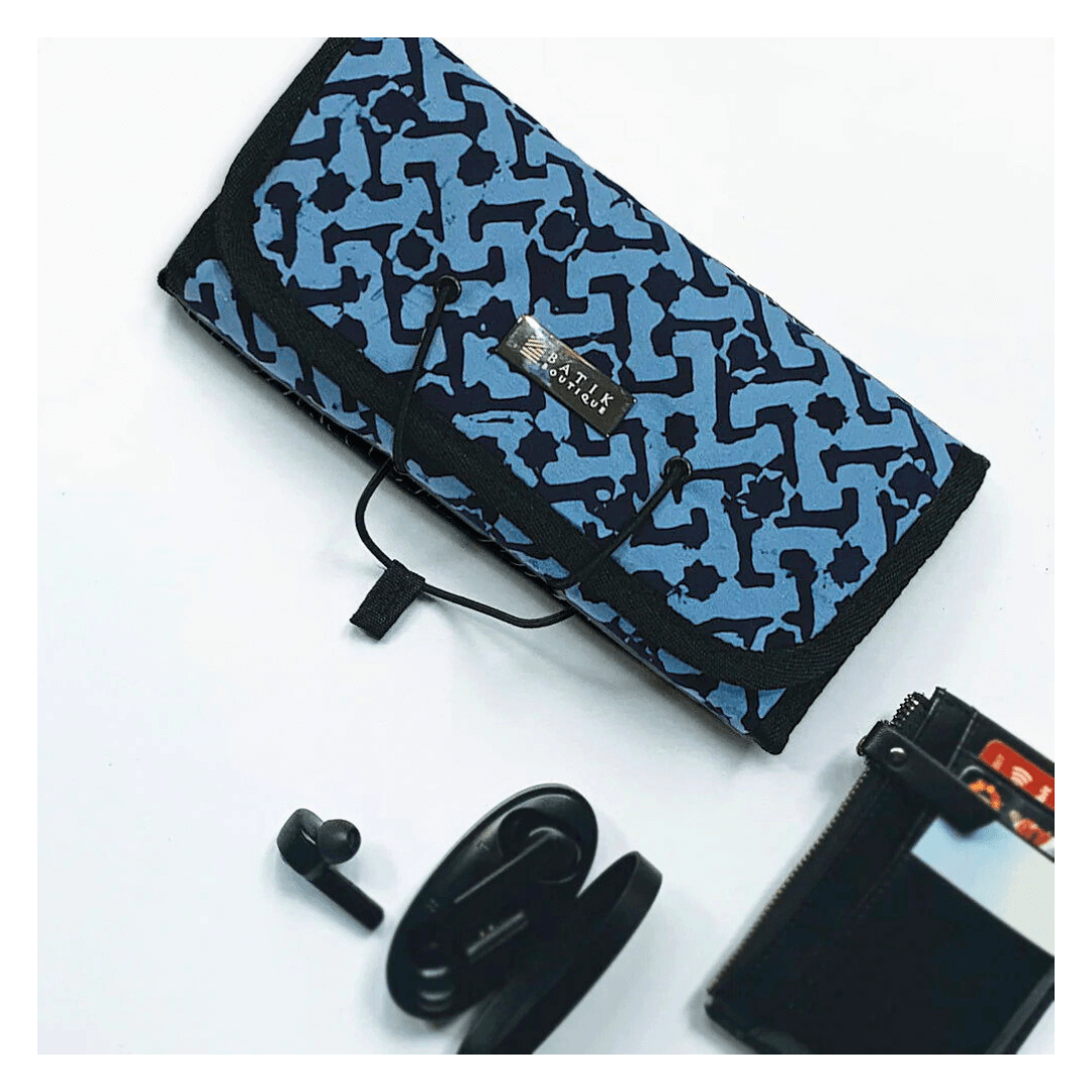 Batik Boutique: Travel Roll-Up Pouch