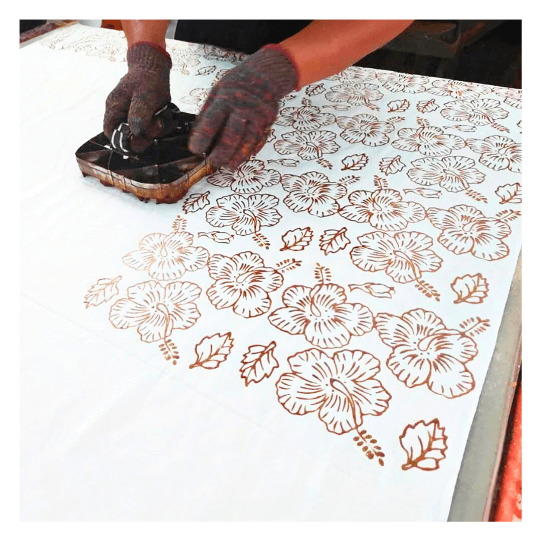 Batik Boutique: Travel Roll-Up Pouch