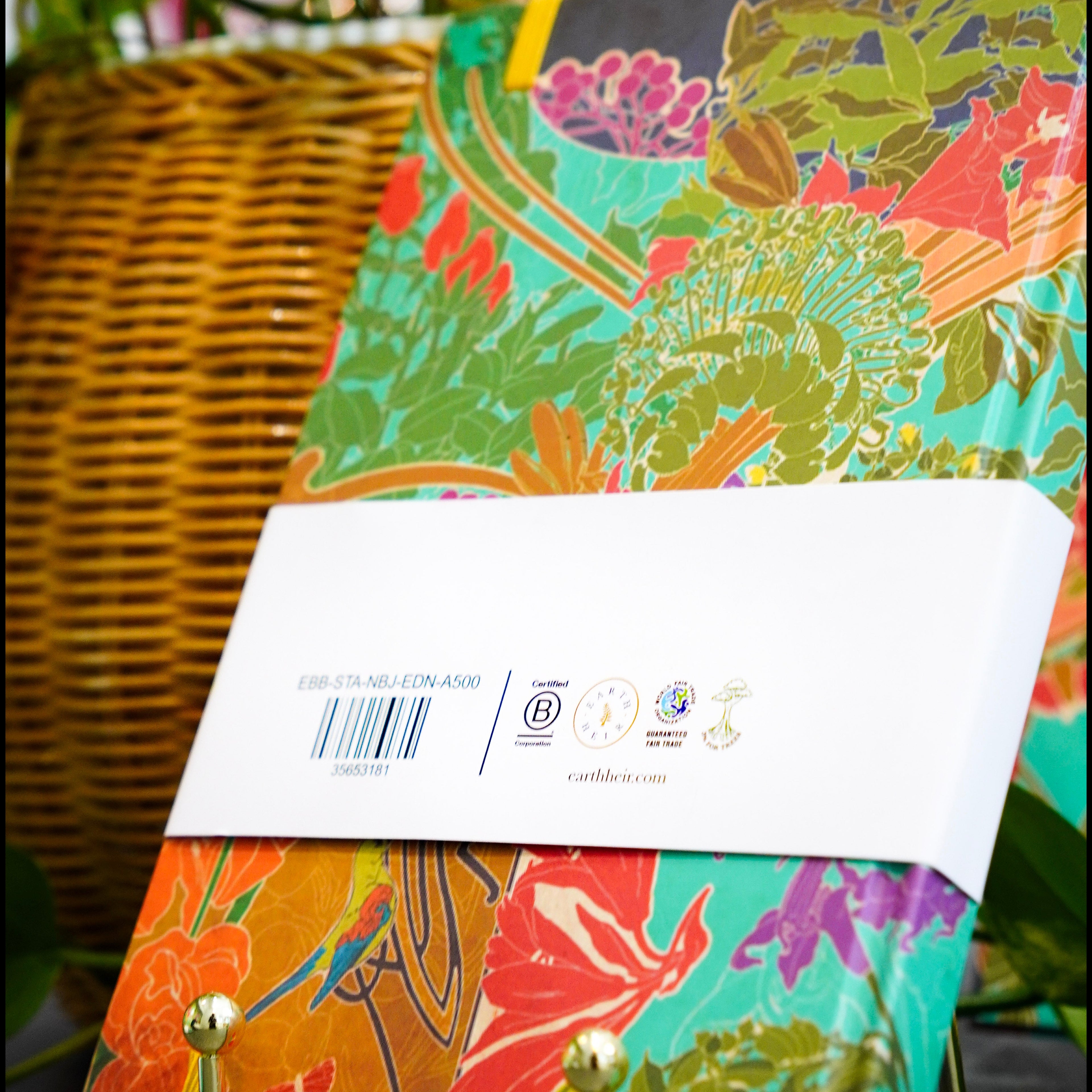 Eden Journal Notebook 200 pages - Dual Design ( 1 page lined 1 page blank )