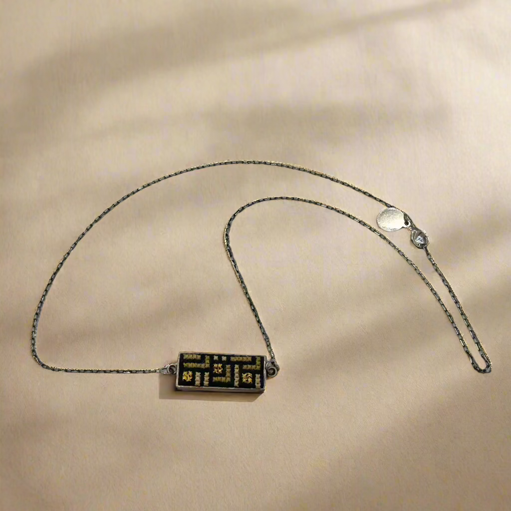 Arabesque Olive Green Silver-Plated Elegant Raya Necklace