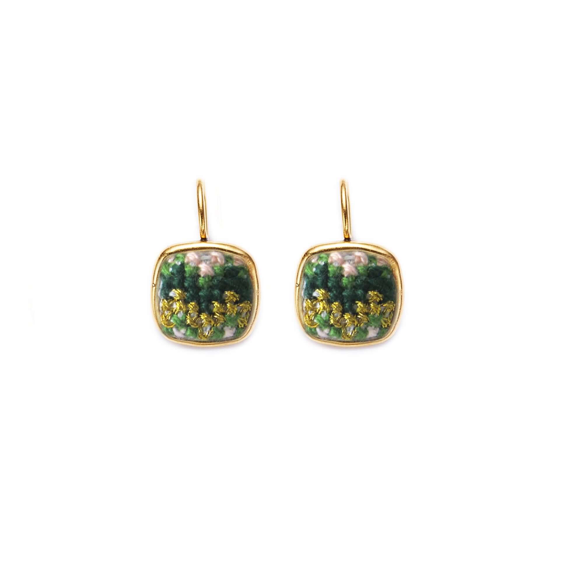 An image of the Daun_Dainty_Square_Earrings_Gold-plated.jpg by Earth Heir