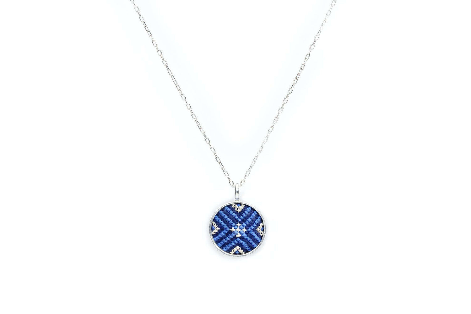 An image of the GLOW_NECKLACE_SILVERBLUEARAB.jpg by Earth Heir