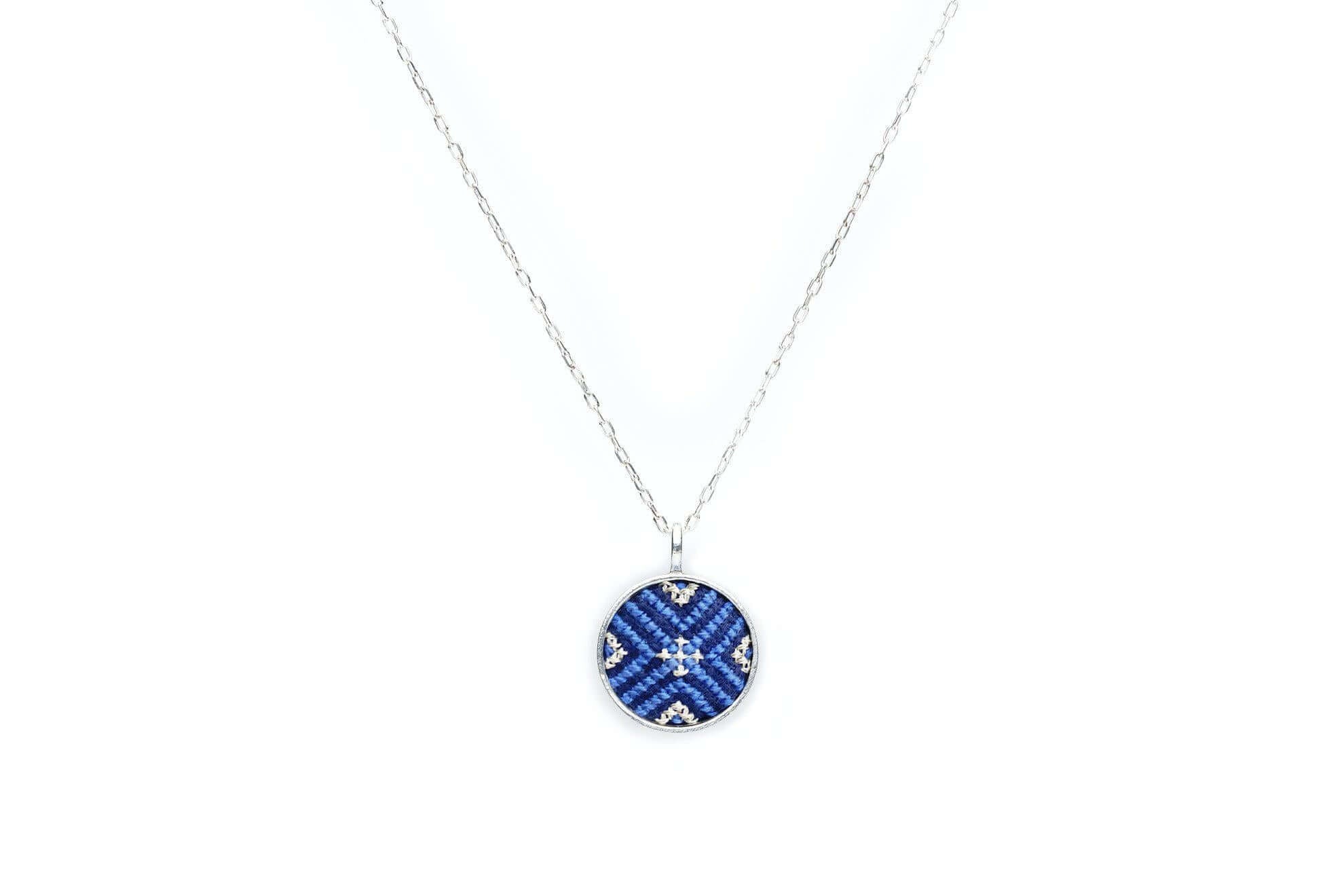 An image of the GLOW_NECKLACE_SILVERBLUEARAB.jpg by Earth Heir