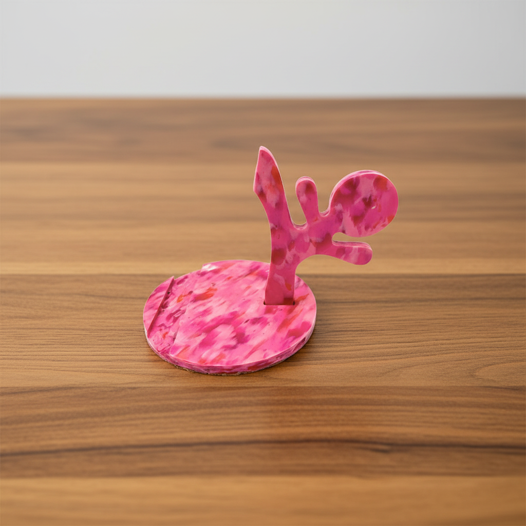 Upcycled Shack : Plastic Phone Holder