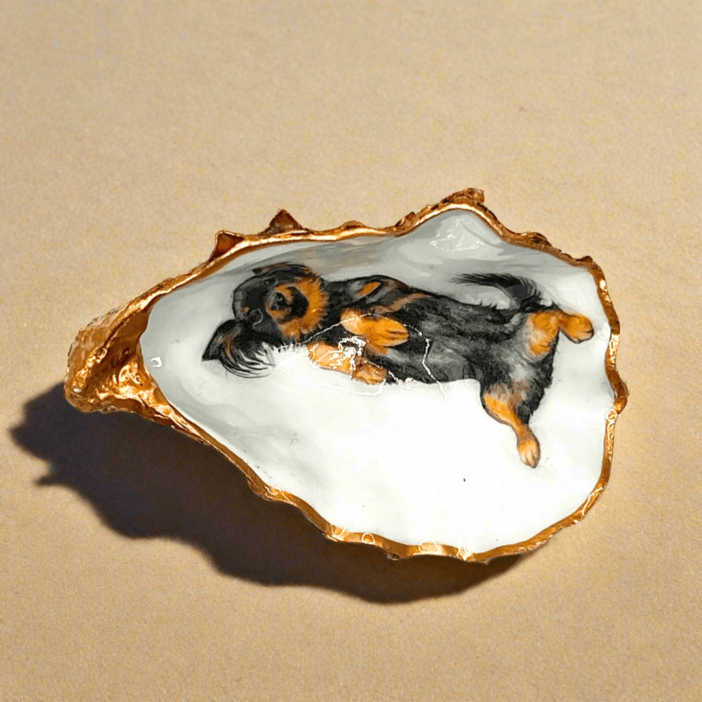 Lavish Lifestyle - Oyster Trinket : Medium (A)