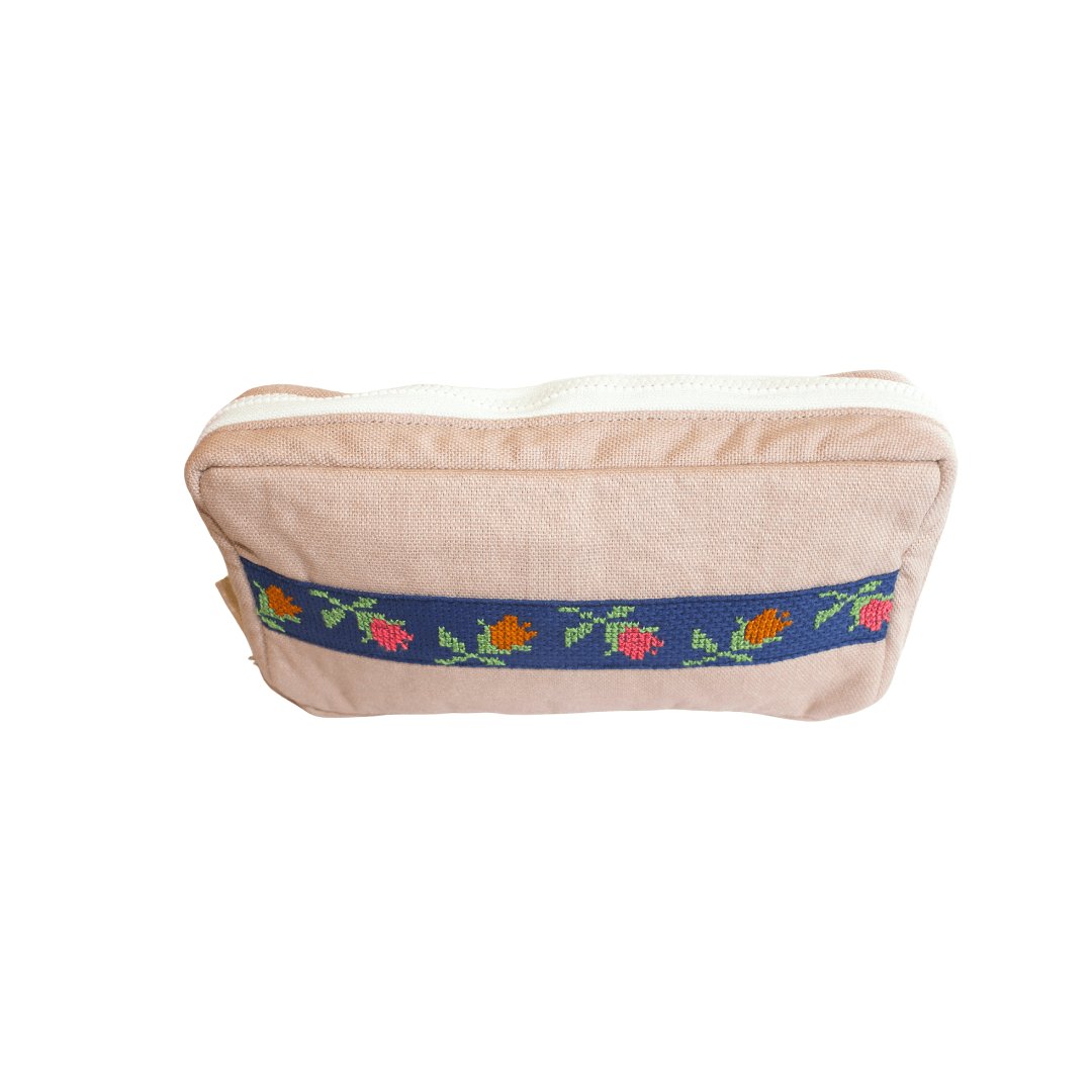 Mang Tha : Travelling Pouch