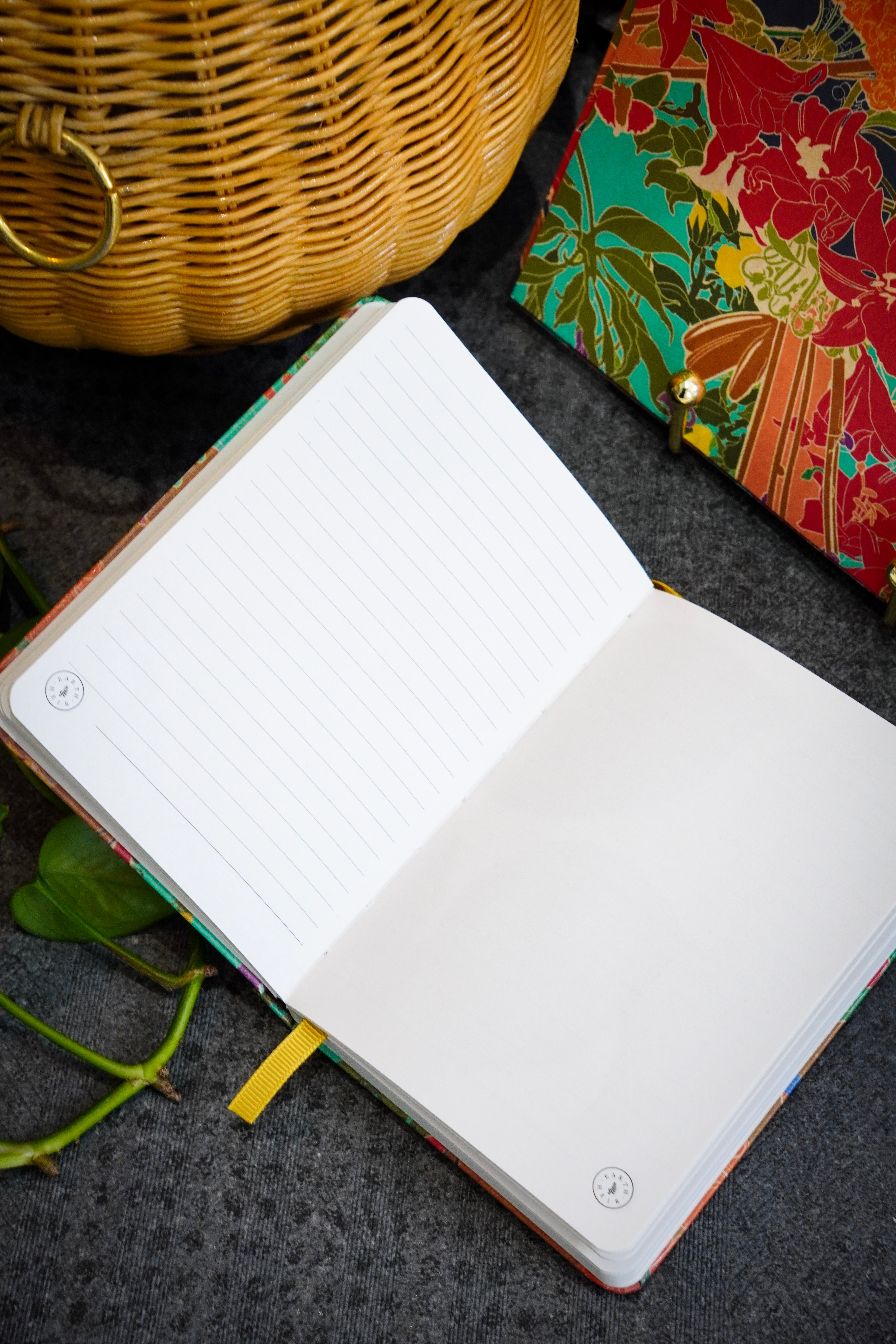 Eden Journal Notebook 200 pages - Dual Design ( 1 page lined 1 page blank )