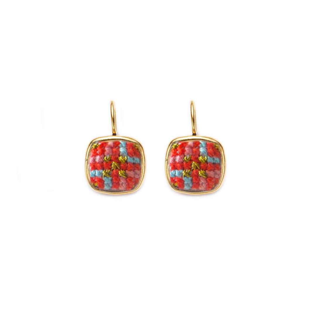 An image of the Amour_Dainty_Square_Earrings_Gold-plated.jpg by Earth Heir
