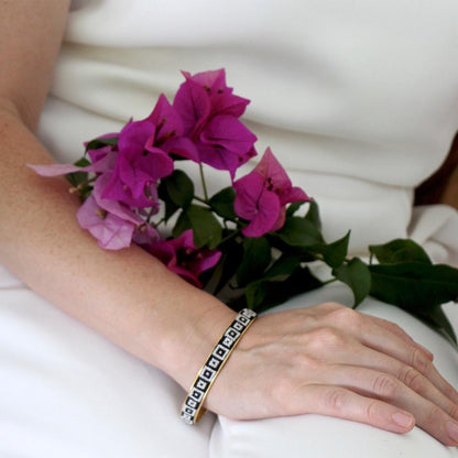 An image of the Delicate_pretty_bangle_wi_8ab1ad03-ea7f-458c-8fc3-fb4105755e21.jpg by Earth Heir