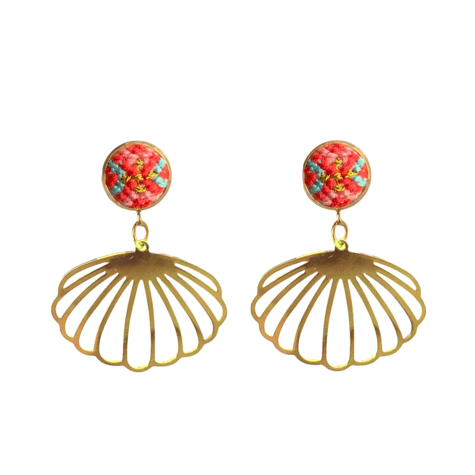 An image of the EarthHeir_Amour_OysterEarrings_001.jpg by Earth Heir