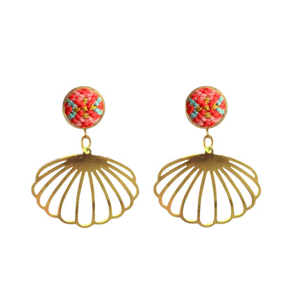 An image of the EarthHeir_Amour_OysterEarrings_001.jpg by Earth Heir