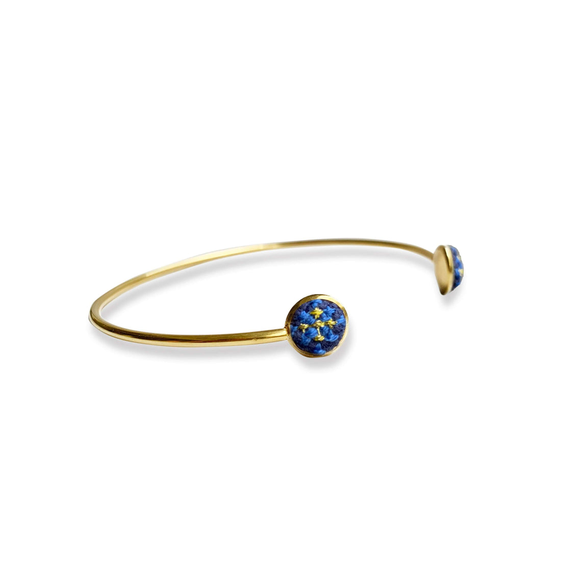 An image of the EarthHeir_ArabesqueBlue_LobsterCuff_001.jpg by Earth Heir
