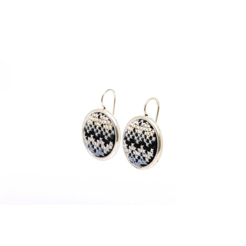 An image of the Statement_Earrings_Silver_Nuusum_Black.JPG by Earth Heir
